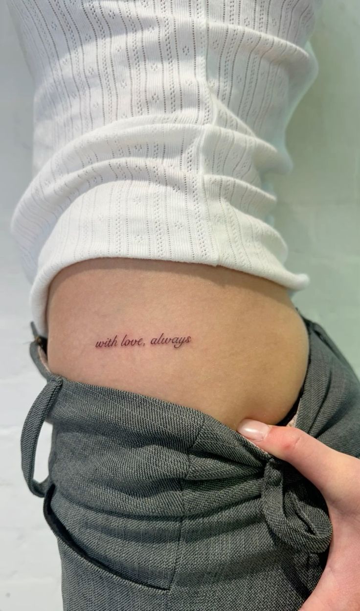 29 Unforgettable Tattoo Ideas 2025: Letras Cursiva, Red Ink, Lower Back, Clavicula, Cuello, and More