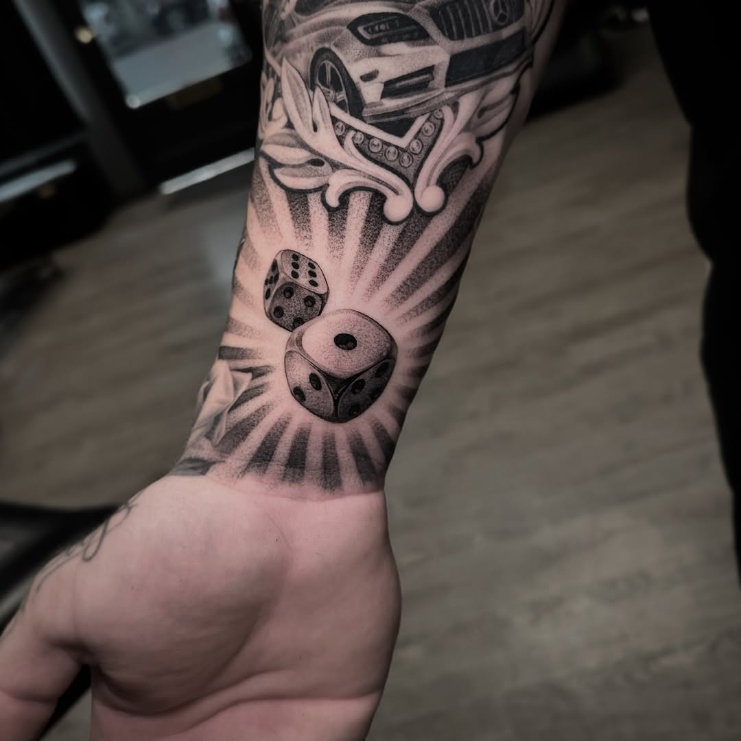 25 Dice Tattoo Ideas 2025 with Cool Flash Designs, Stencil Outlines &#038; Men’s Placement