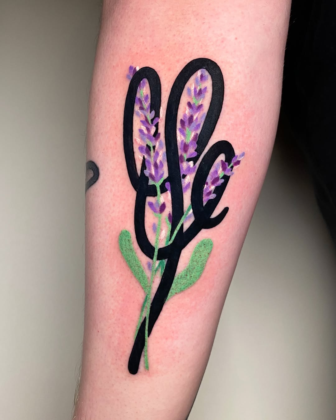 27 Lavender Tattoo Ideas 2025: Fine Line, Bee, Rosemary, Black and Grey, Minimalist, Men and Women