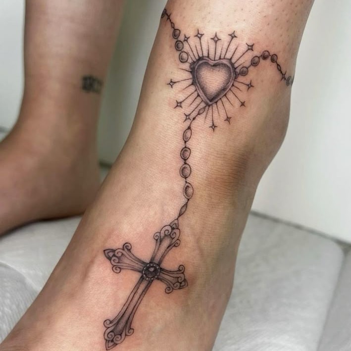 26 Rosary Tattoo Ideas 2025 for Wrist, Hand, Foot, Arm, and Ankle – Women Sleeve &#038; Men Sleeve Styles