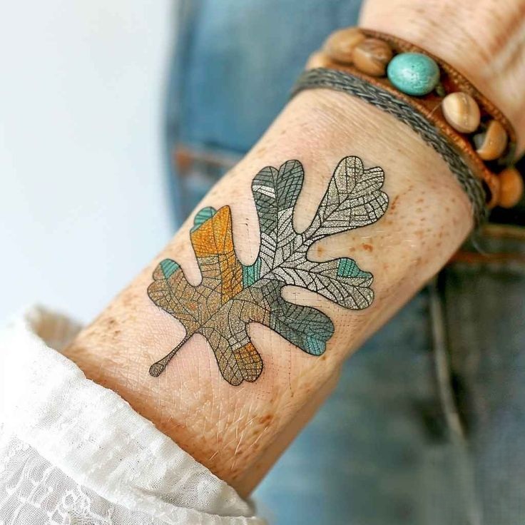 27 Leaf Tattoos 2025 Designs for Guys &#038; Girls – Fine line, Sleeve, Under breast &#038; Autumn ink Concepts