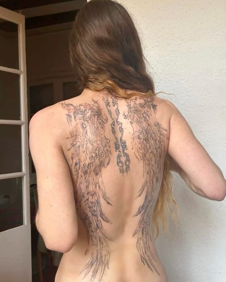Wings Tattoo 28 Ideas: Stunning Angel, Phoenix, Icarus, Back, Arm &#038; Chest Designs 2025