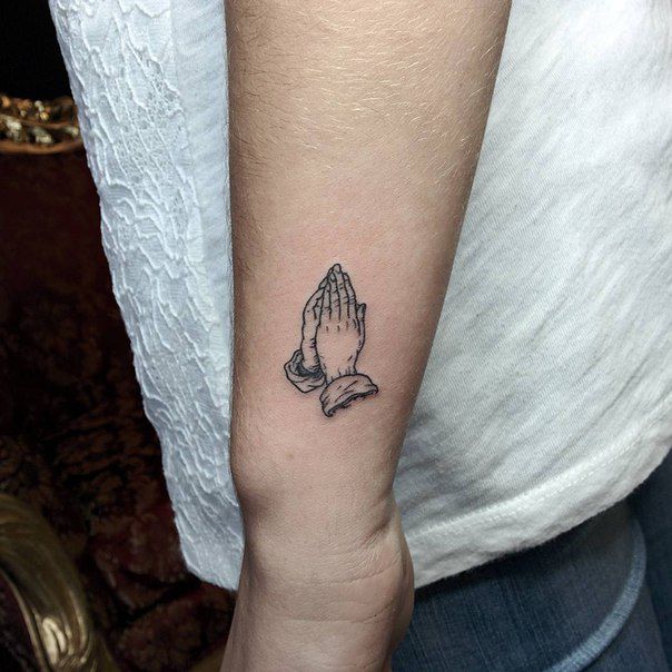 Praying Hands Tattoo Ideas 2025: Rosary, Realism, Shoulder, Chest, Neck, Back and More
