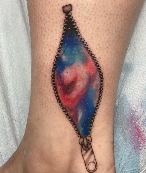 29 Unforgettable Tattoo Ideas 2025: Letras Cursiva, Red Ink, Lower Back, Clavicula, Cuello, and More