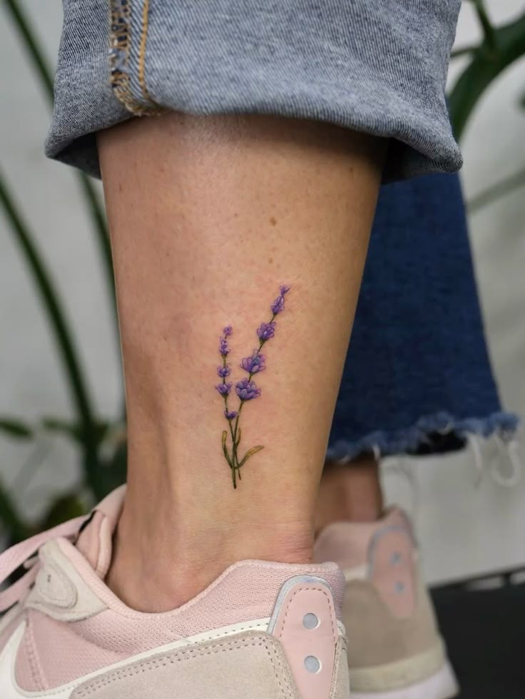 27 Lavender Tattoo Ideas 2025: Fine Line, Bee, Rosemary, Black and Grey, Minimalist, Men and Women