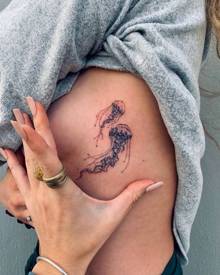 29 Rib Tattoo Ideas 2025 for Women and Guys – Unique Designs