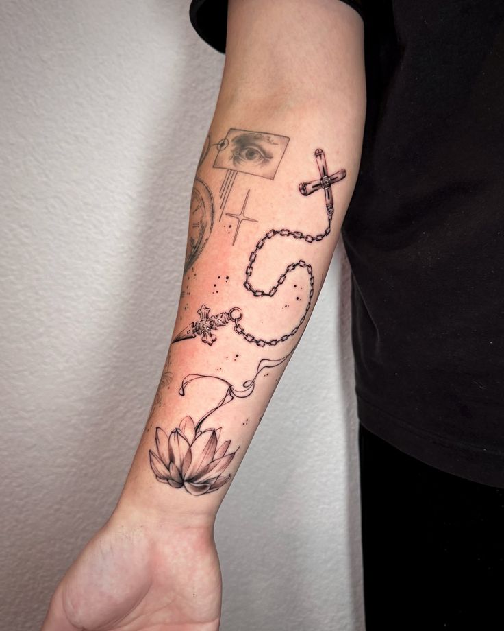 26 Rosary Tattoo Ideas 2025 for Wrist, Hand, Foot, Arm, and Ankle – Women Sleeve &#038; Men Sleeve Styles