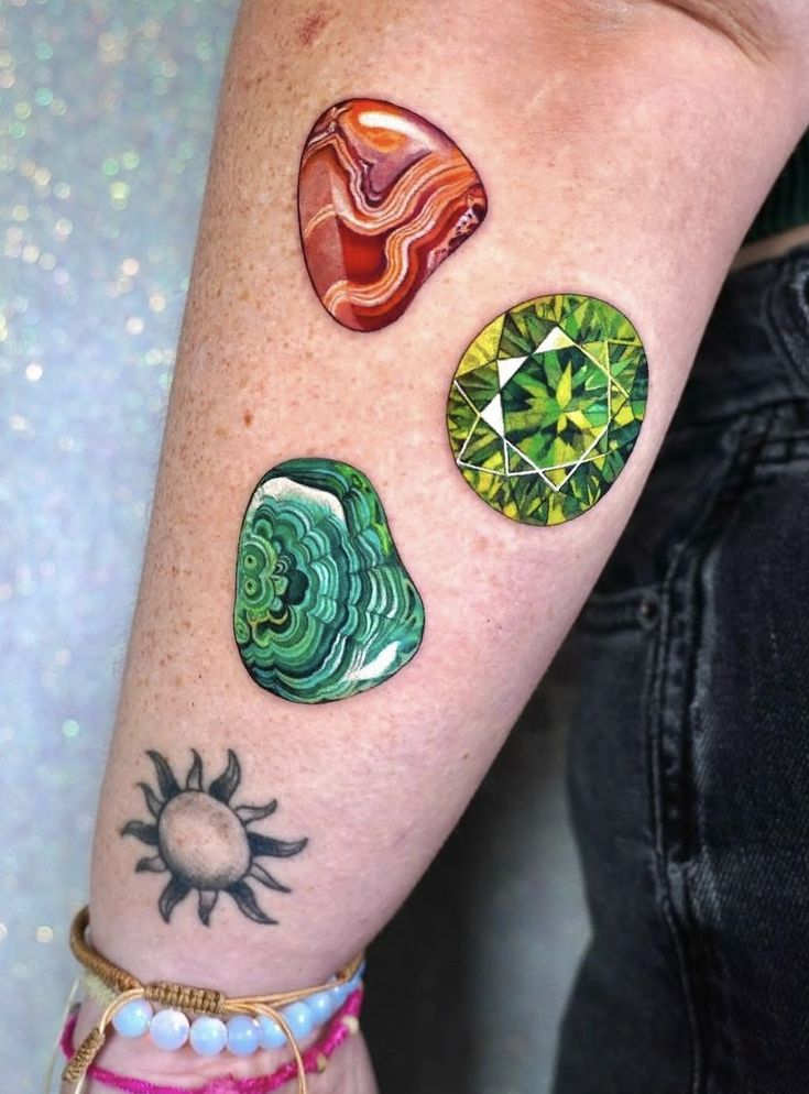 29 Unforgettable Tattoo Ideas 2025: Letras Cursiva, Red Ink, Lower Back, Clavicula, Cuello, and More
