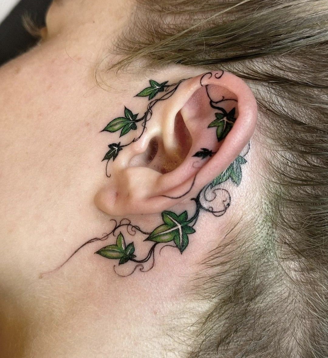 27 Leaf Tattoos 2025 Designs for Guys &#038; Girls – Fine line, Sleeve, Under breast &#038; Autumn ink Concepts