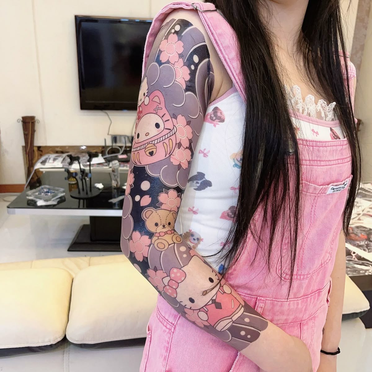Hello Kitty Tattoo 29 Ideas 2025 for Women, Men &#038; Couples – Sleeve, Fine Line, Y2K, Cien Pies &#038; More