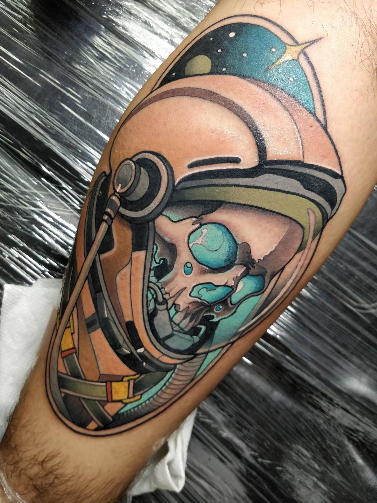 Astronaut Tattoo Ideas for Men and Women – Minimalist, Stencil Outline, and Cosmic Designs