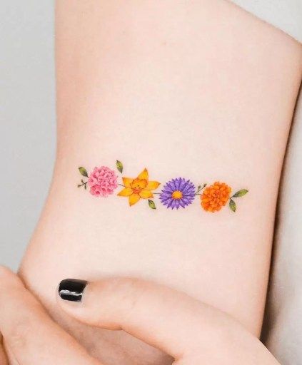 25 September Birth Flower Tattoo Ideas 2025: Aster Designs with Name, Color, Spine, and Memorial Ink Styles