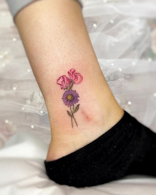 25 September Birth Flower Tattoo Ideas 2025: Aster Designs with Name, Color, Spine, and Memorial Ink Styles