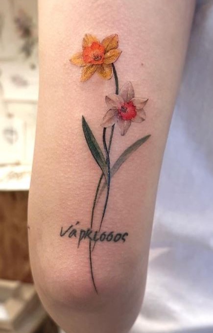 26 December Birth Flower Tattoo Ideas With Narcissus and Holly Designs for 2025