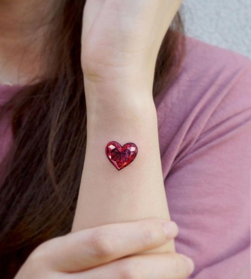 30 Diamond Tattoo Ideas 2025 for Men and Women With Meaningful Designs