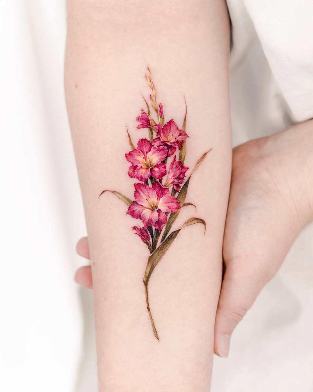 25 Gladiolus Tattoo Ideas with Simple Designs, Fine Line, Color and More