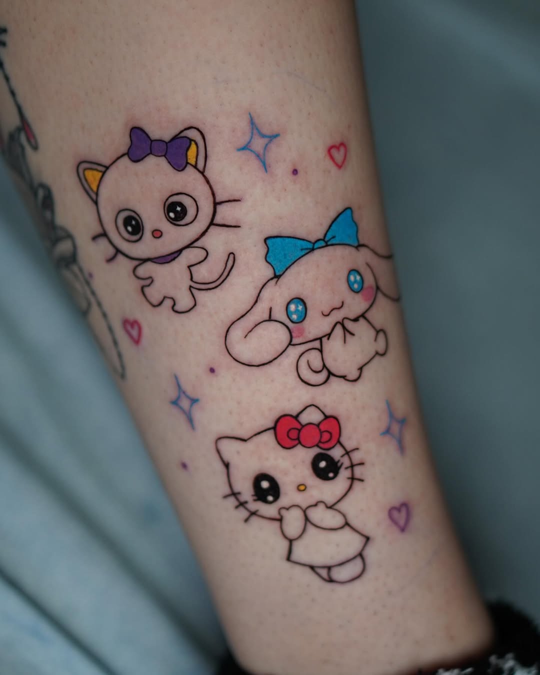 Hello Kitty Tattoo 29 Ideas 2025 for Women, Men &#038; Couples – Sleeve, Fine Line, Y2K, Cien Pies &#038; More