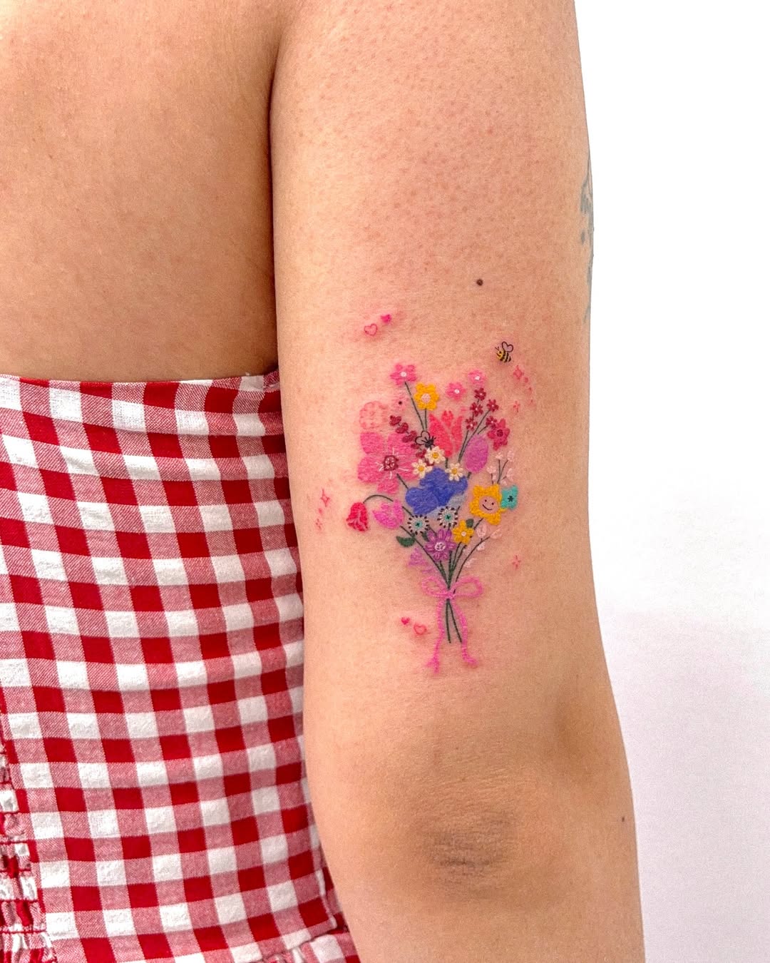 26 December Birth Flower Tattoo Ideas With Narcissus and Holly Designs for 2025