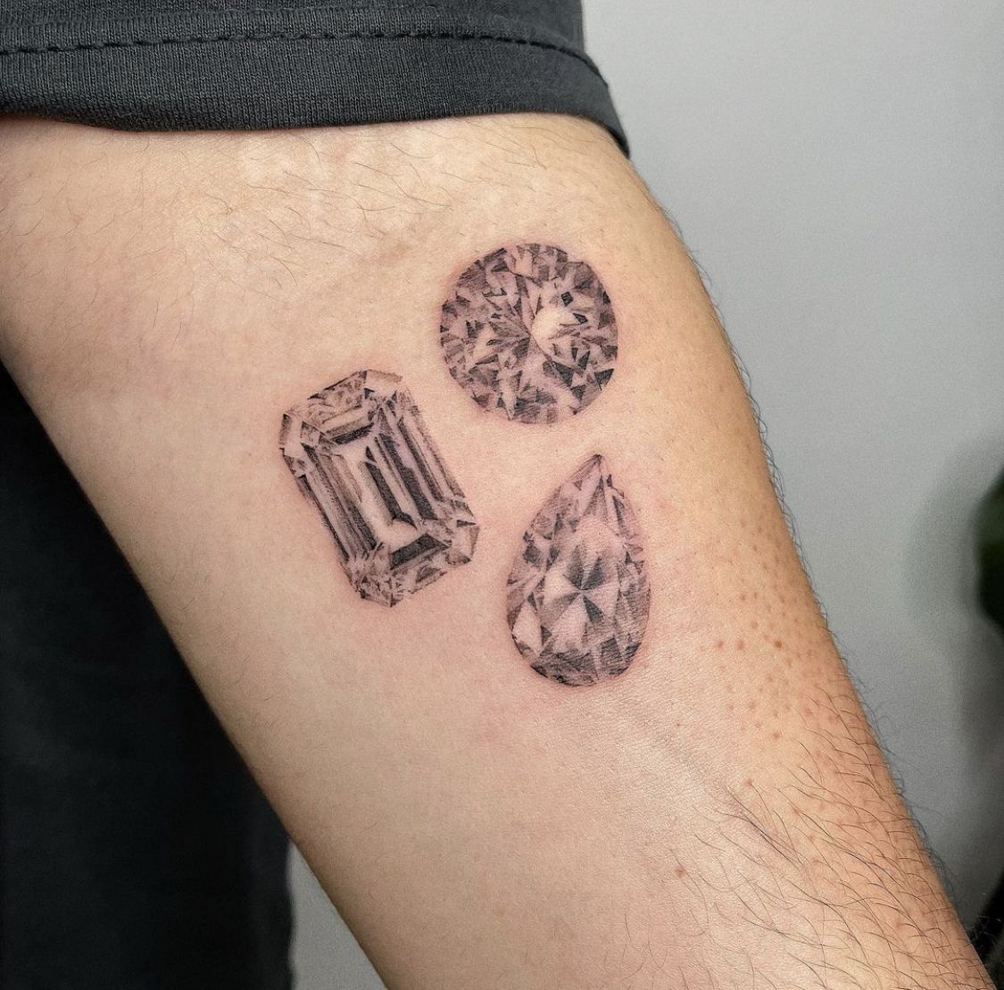 30 Diamond Tattoo Ideas 2025 for Men and Women With Meaningful Designs