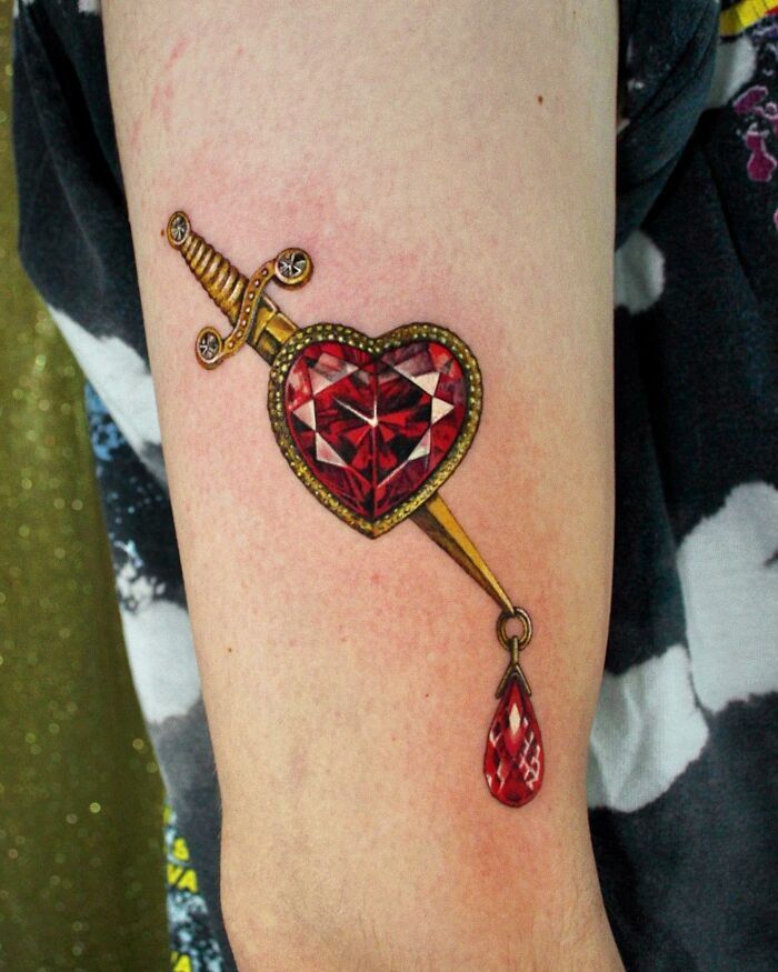 30 Diamond Tattoo Ideas 2025 for Men and Women With Meaningful Designs