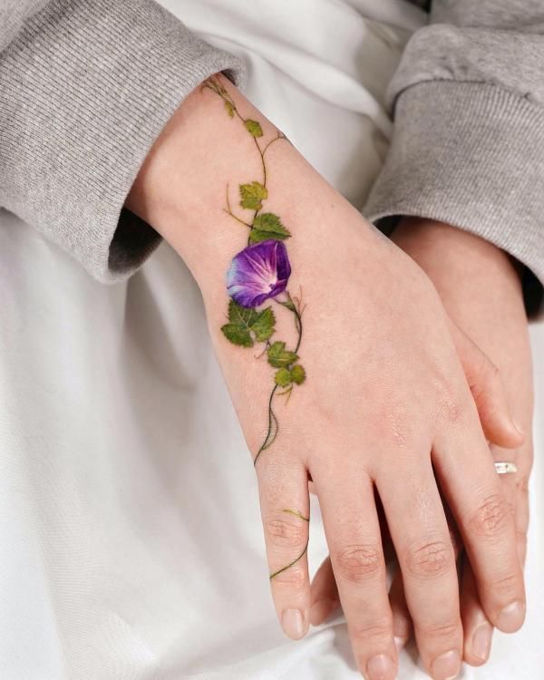 26 February Birth Flower Tattoo: Stunning Designs Inspired by Violets and Iris