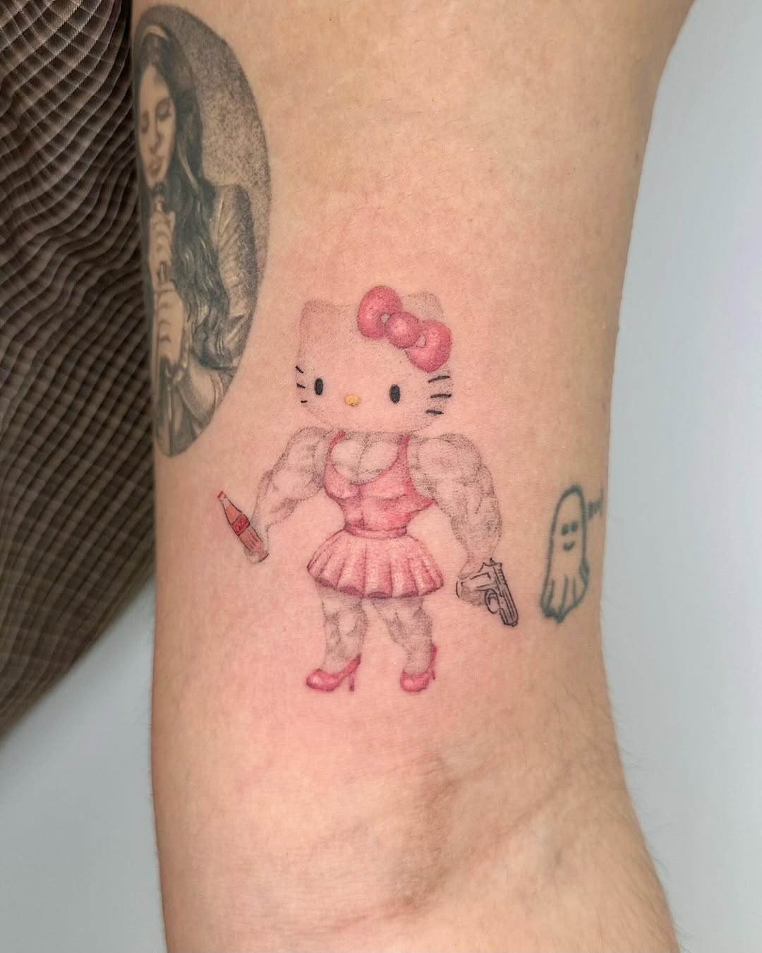 Hello Kitty Tattoo 29 Ideas 2025 for Women, Men &#038; Couples – Sleeve, Fine Line, Y2K, Cien Pies &#038; More