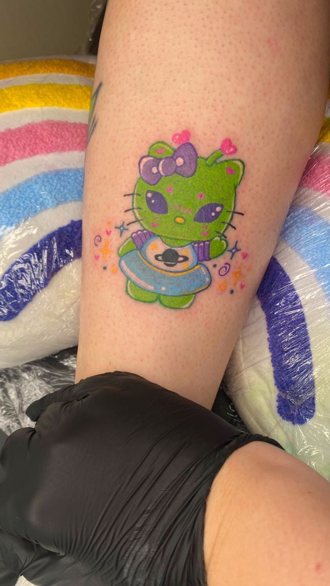 Hello Kitty Tattoo 29 Ideas 2025 for Women, Men &#038; Couples – Sleeve, Fine Line, Y2K, Cien Pies &#038; More
