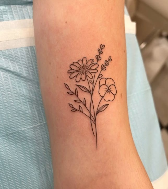 25 September Birth Flower Tattoo Ideas 2025: Aster Designs with Name, Color, Spine, and Memorial Ink Styles