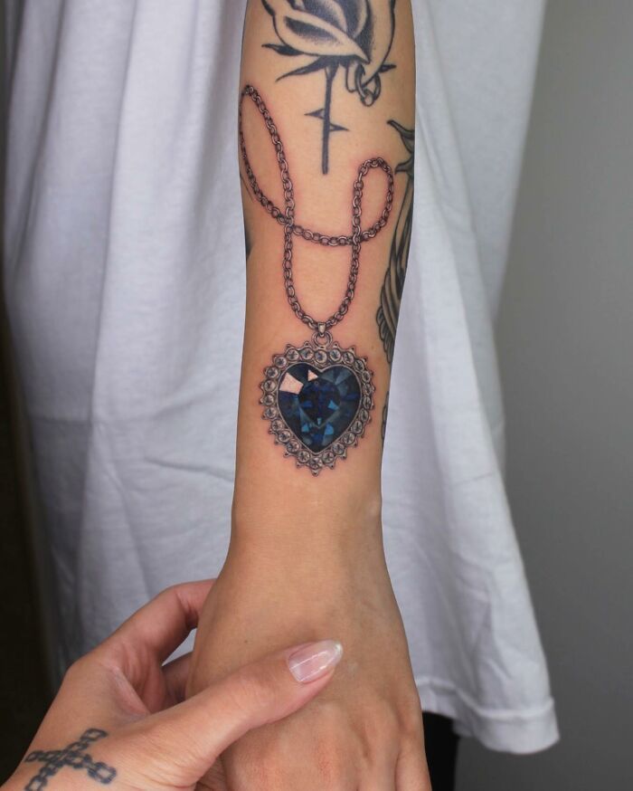 30 Diamond Tattoo Ideas 2025 for Men and Women With Meaningful Designs