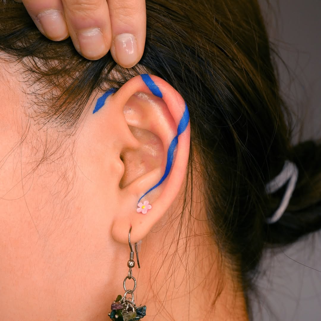 28 Ear Tattoo Ideas for Women and Men with Piercings – Inner, Behind, Side, Fine Line, Flowers, Mandala, Moon, Rose, Cross, Stars, Spider Web