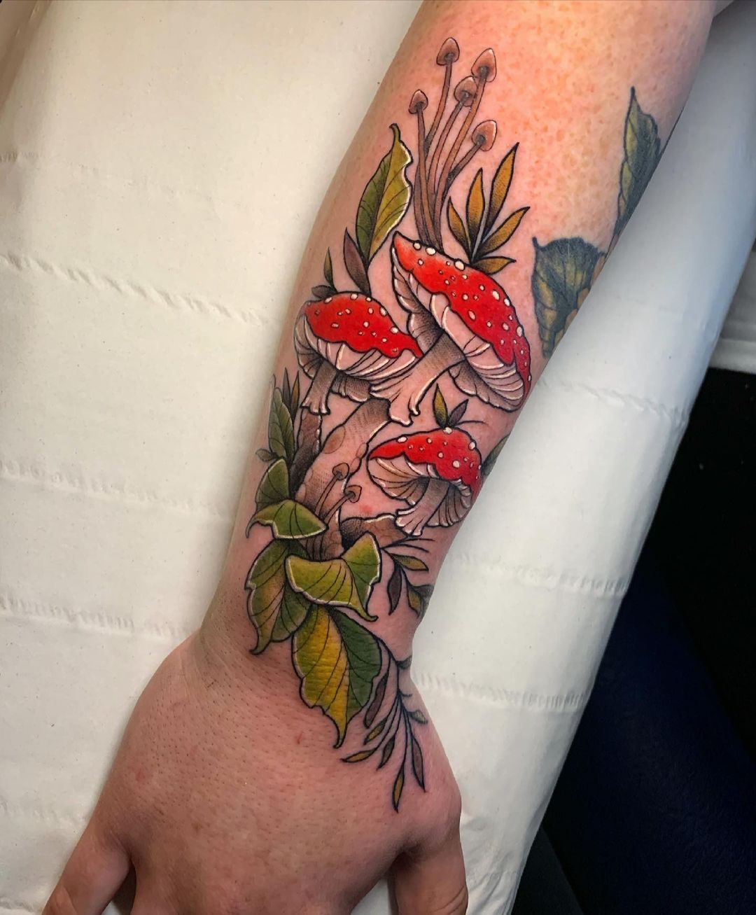 Fall Tattoo 26 Ideas 2025 for Women and Men – Sleeve Art, Fine Line and Halloween Ink