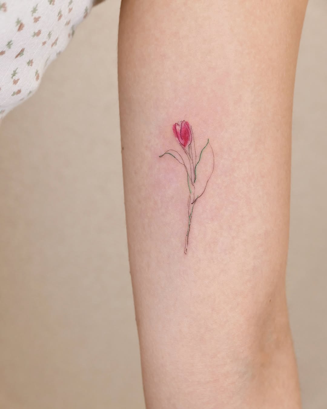 29 Tulip Tattoo Designs Full of Meaning and Style