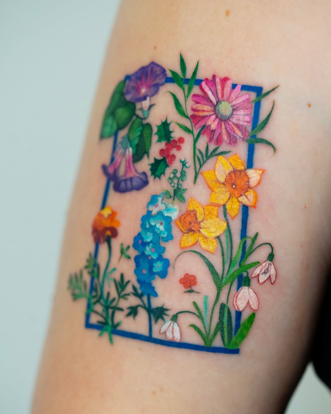 26 December Birth Flower Tattoo Ideas With Narcissus and Holly Designs for 2025