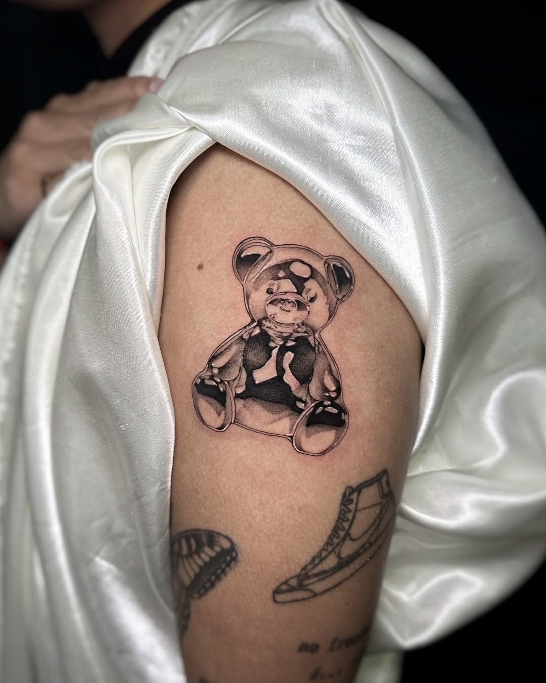 30 Teddy Bear Tattoo Designs 2025 – Cute, Realistic, Fine Line, Matching, Feminine &#038; Dark Tattoo Ideas