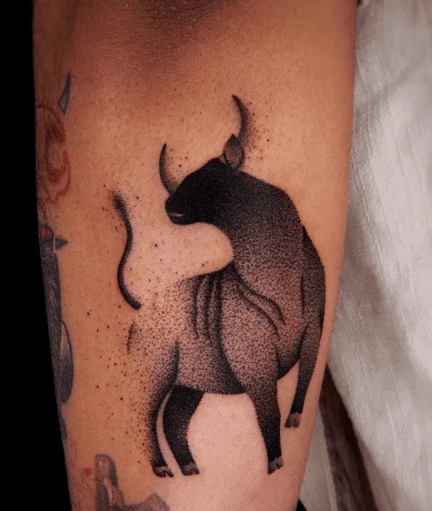 26 Bull Tattoo Ideas – Powerful Designs for Men and Feminine Taurus Zodiac Styles