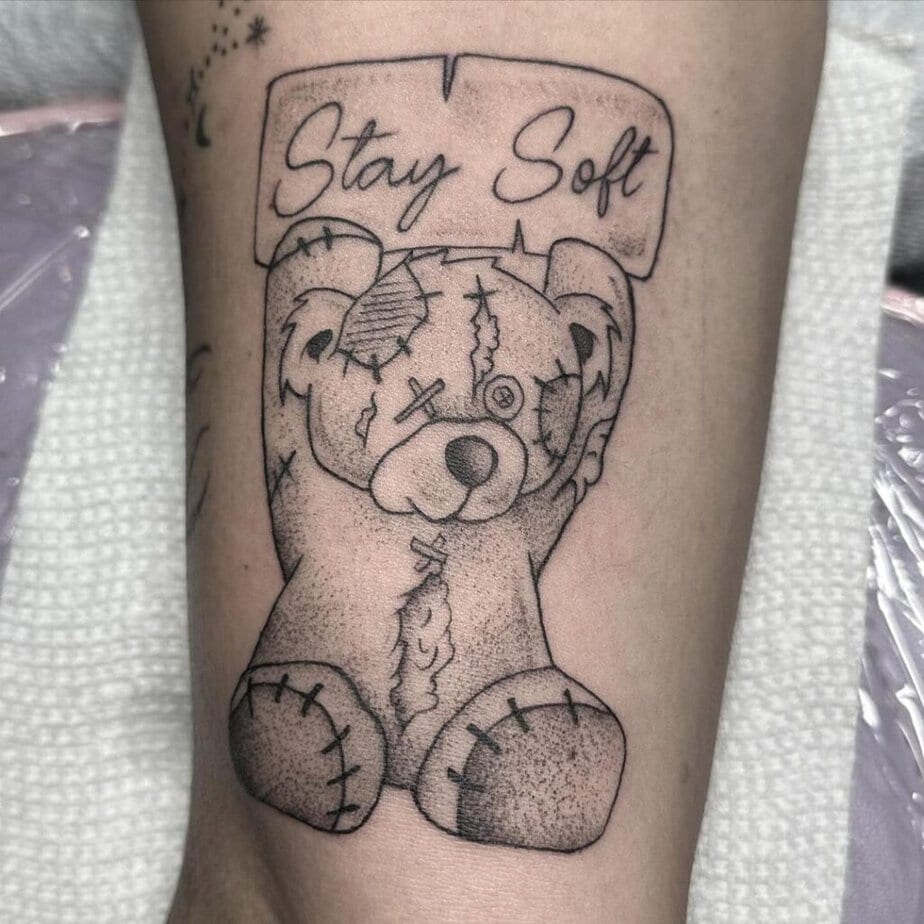 30 Teddy Bear Tattoo Designs 2025 – Cute, Realistic, Fine Line, Matching, Feminine &#038; Dark Tattoo Ideas