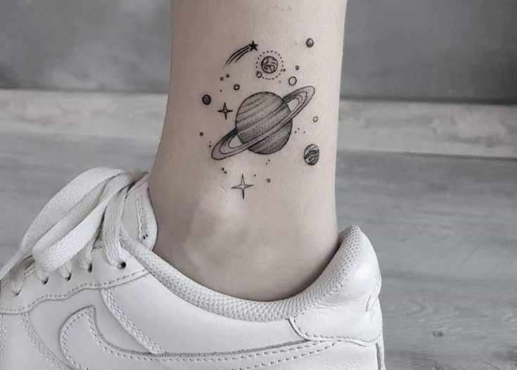 30 Saturn Tattoo Ideas: Meaning, Styles, and Real-Life Designs You’ll Actually Want