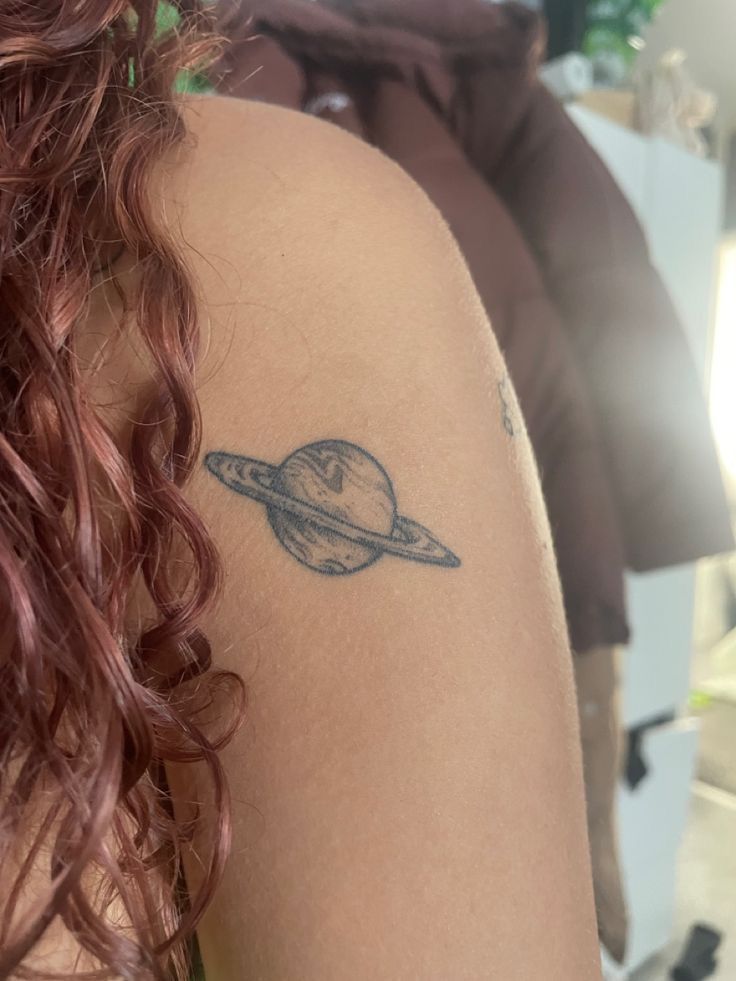 30 Saturn Tattoo Ideas: Meaning, Styles, and Real-Life Designs You’ll Actually Want