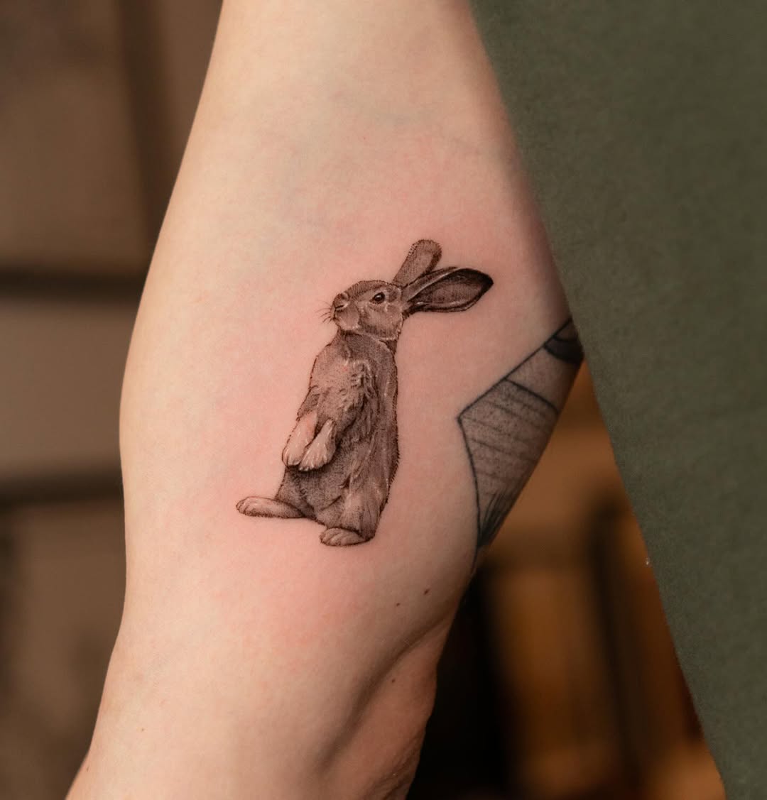 32 Rabbit Tattoo Ideas: from whisper-fine bunnies to mythic hares