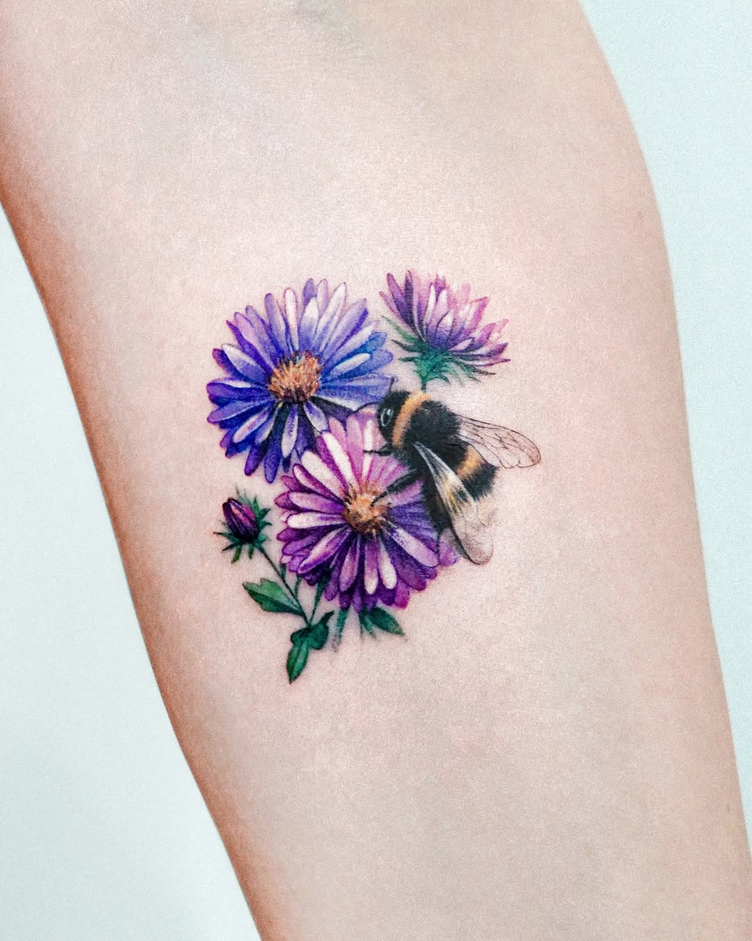 27 Bumble Bee Tattoo Ideas: From Fine-Line Minis to Fuzzy Realism