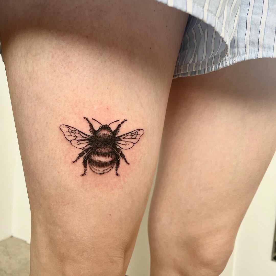 27 Bumble Bee Tattoo Ideas: From Fine-Line Minis to Fuzzy Realism