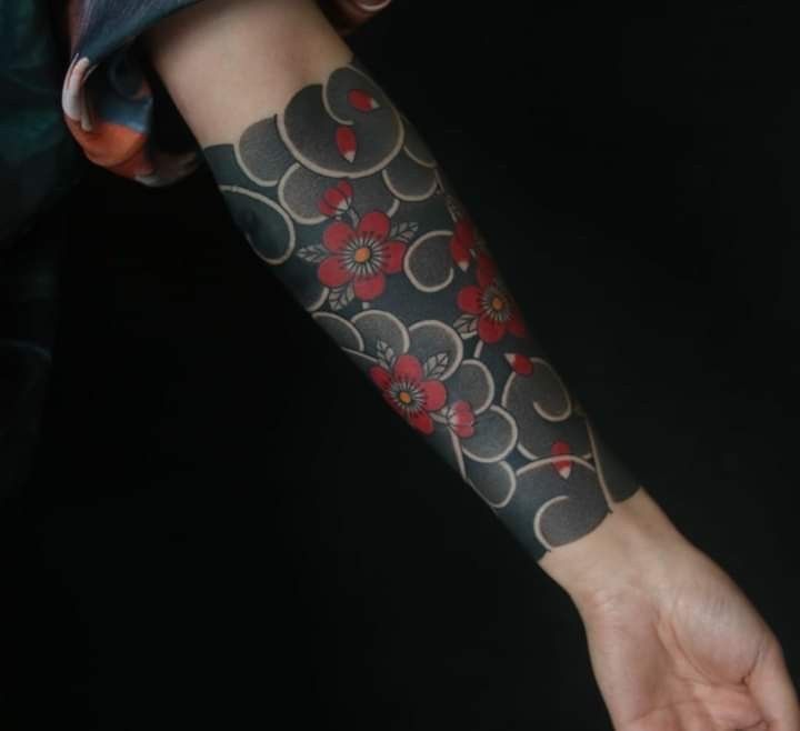 28 Ornamental Tattoo Ideas: Bold Blackwork, Baroque Flourishes, and Fineline Geometry