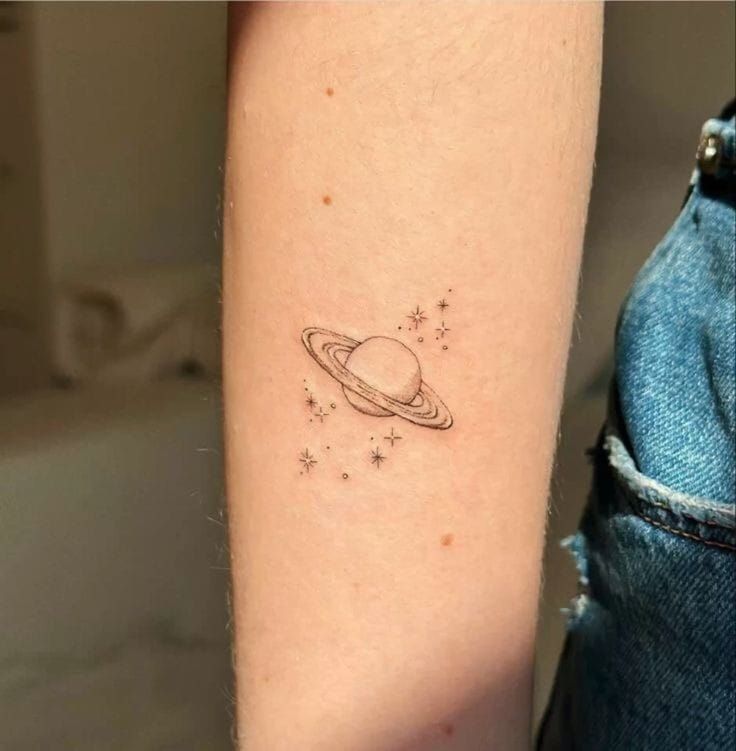 30 Saturn Tattoo Ideas: Meaning, Styles, and Real-Life Designs You’ll Actually Want
