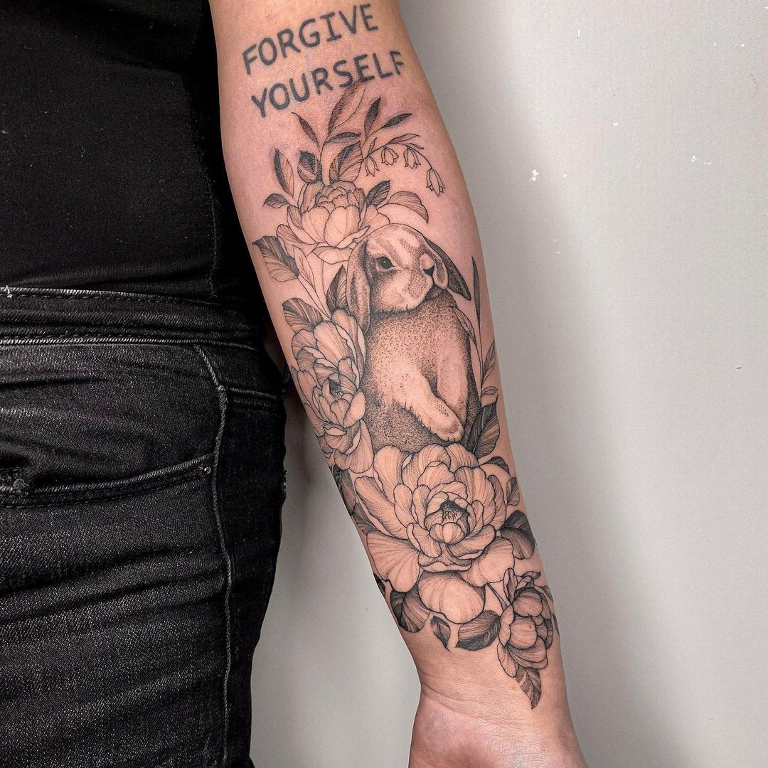 32 Rabbit Tattoo Ideas: from whisper-fine bunnies to mythic hares