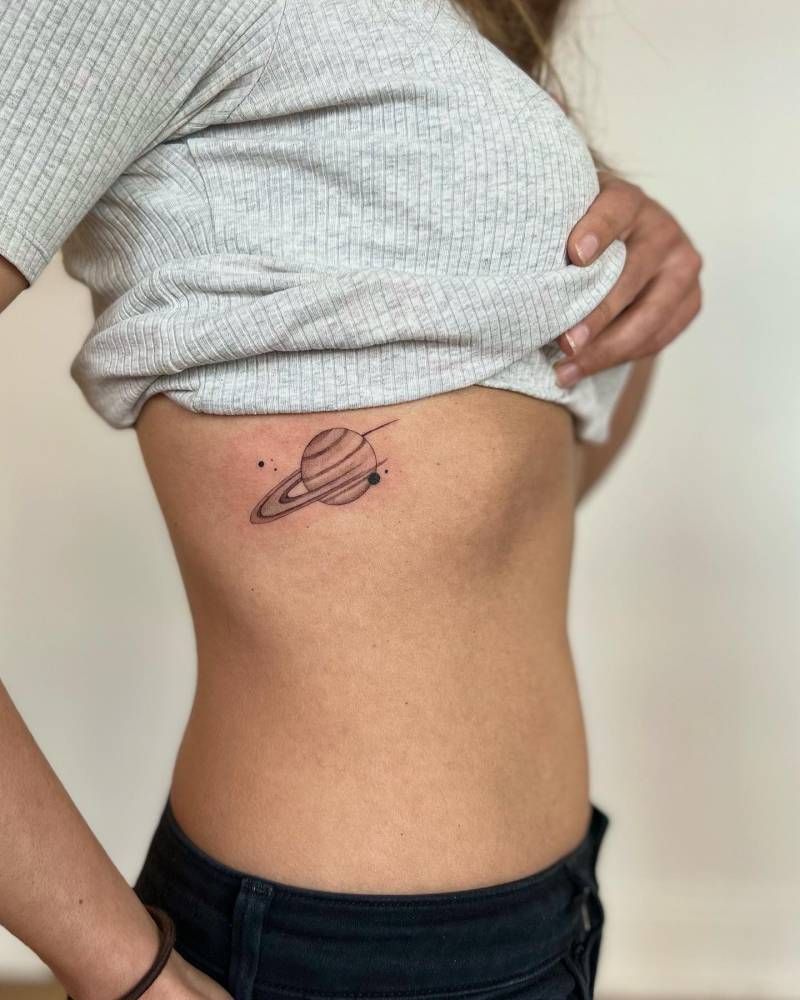 30 Saturn Tattoo Ideas: Meaning, Styles, and Real-Life Designs You’ll Actually Want
