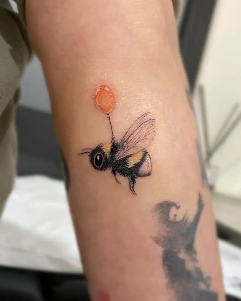 27 Bumble Bee Tattoo Ideas: From Fine-Line Minis to Fuzzy Realism