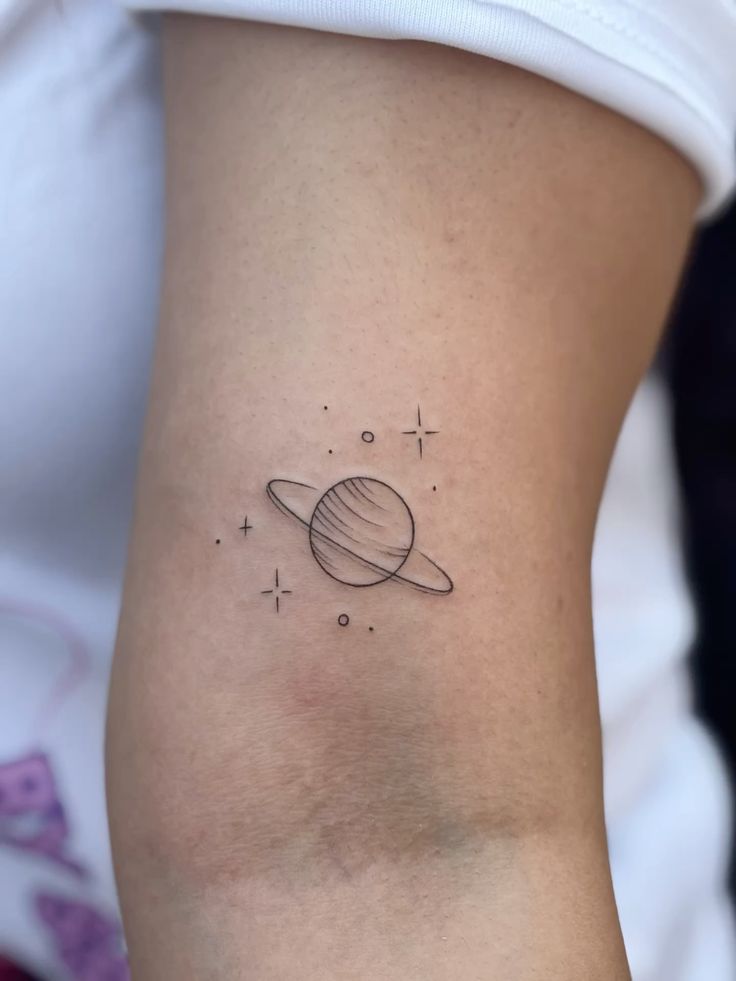 30 Saturn Tattoo Ideas: Meaning, Styles, and Real-Life Designs You’ll Actually Want