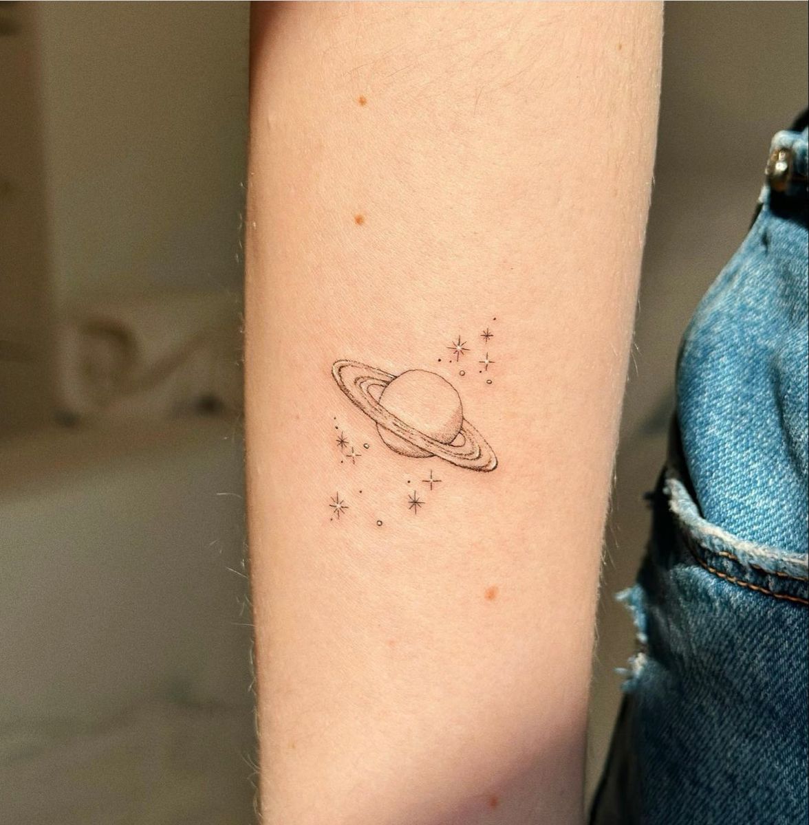 30 Saturn Tattoo Ideas: Meaning, Styles, and Real-Life Designs You’ll Actually Want