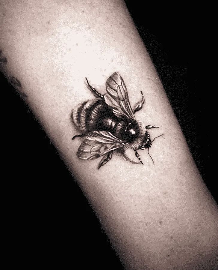 27 Bumble Bee Tattoo Ideas: From Fine-Line Minis to Fuzzy Realism
