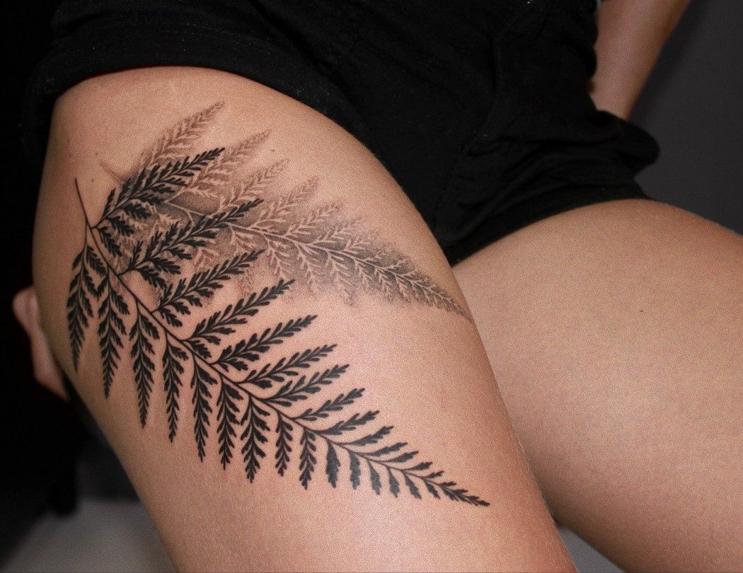 29 Fern Tattoo Ideas: Nature’s Most Elegant Lines, From Shoulder Fronds to Hip Vines